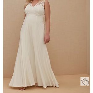 BNWT TORRID IVORY LACE INSET SLEEVELESS MERMAID WEDDING DRESS SIZE 18